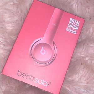 royal edition blush rose beats solo 2